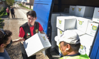 Сотрудники мэрии Бишкека перечисляют деньги и собирают продукты для пострадавших от эпидемии коронавируса и ее последствий