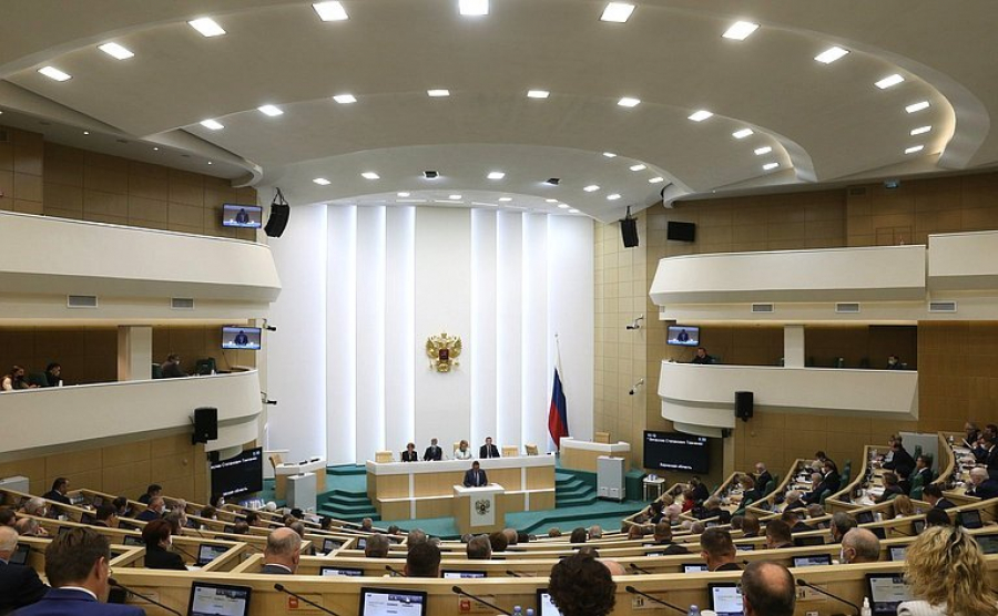 Совет Федерации РФ одобрил закон о новом режиме высылки мигрантов