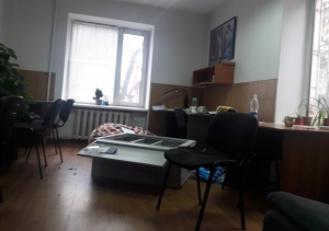 В офис редакции «ПолитКлиника» вломились неизвестные. Украли только жесткий диск и блокноты журналистов (фото)