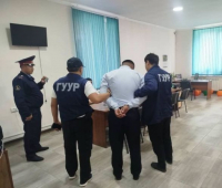 Требовал 3 тыс. долларов. Задержали директора Баткенского ПЭС