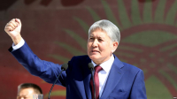 «Крепко обнимаю». Алмазбек Атамбаев написал письмо Анвару Артыкову (фото)