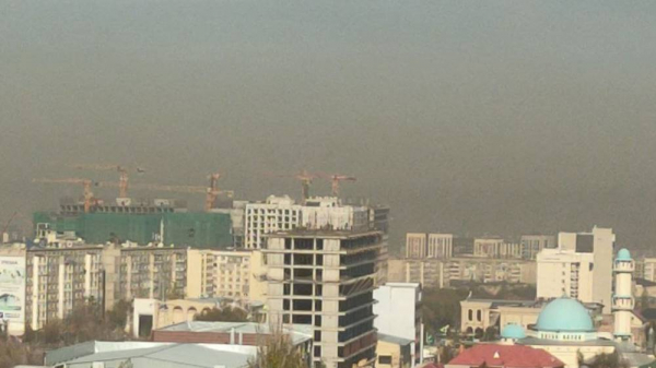 В Бишкеке вредные вещества в воздухе превысили норму в 2,33 раза