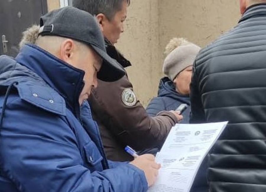 Проведены рейды против сжигания некачественного топлива в жилмассивах Бишкека