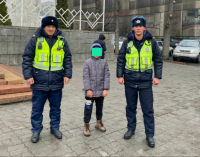 Бишкекские патрульные нашли пропавшего ребенка и вернули его домой