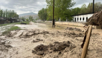 Город Гулчо в Алайском районе затопило селевыми потоками (видео)