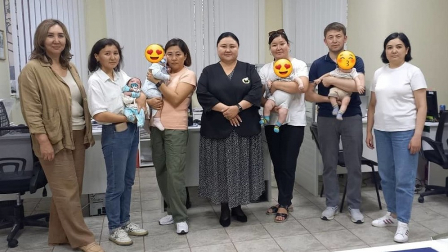Из Москвы в Кыргызстан вернули четверых детей