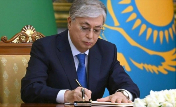 Токаев подписал законы о вице-президенте, Курултае и Халық Кеңесі