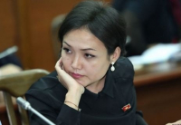 Аида Касымалиева: В октябре видела, как мужчины-депутаты из страха пришли на заседание