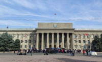 На Старой площади снова собираются сторонники Садыра Жапарова