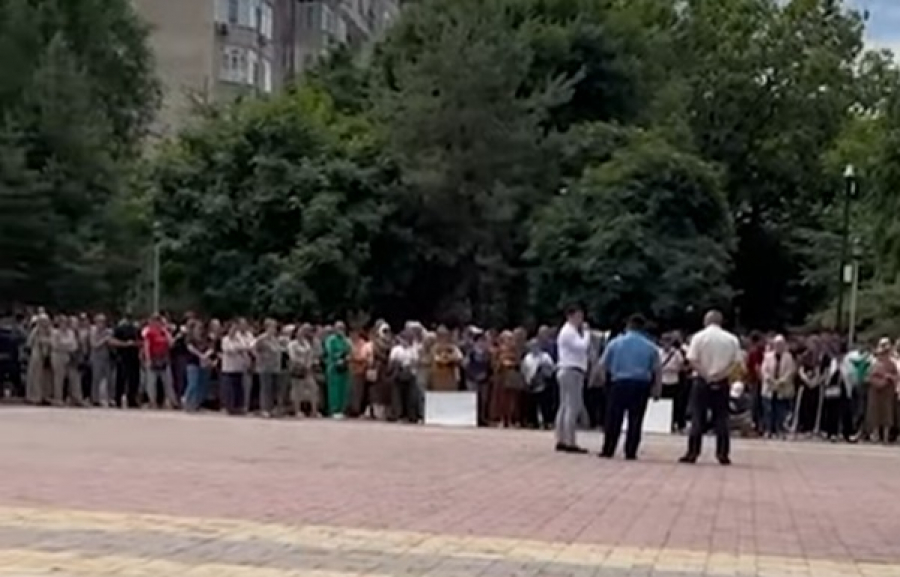 Торговцы рынков снова вышли на митинг в Бишкеке