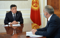 Сооронбай Жээнбеков и Кубатбек Боронов обсудили эпидемиологическую обстановку в Кыргызстане