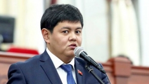 Жунус уулу Алтынбек Аиде Исмаиловой: Правительственная работа отличается от депутатской