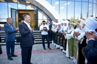 Президент Кыргызстана открыл многофункциональный госузел в Ошской области