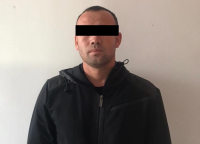 Сотрудника военкомата в Кара-Суу задержали за мошенничество