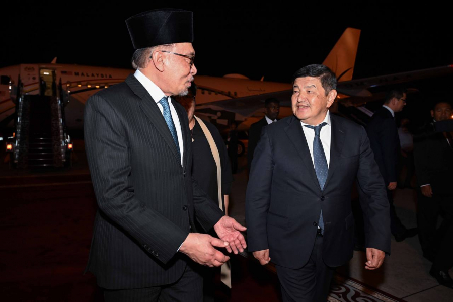 Кыргызстанга расмий сапар менен Малайзиянын премьер-министри Анвар Ибрагим келди