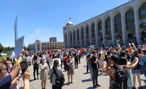 Кыргызстанцы намерены 22 сентября провести митинг на площади Ала-Тоо в поддержку двух законов