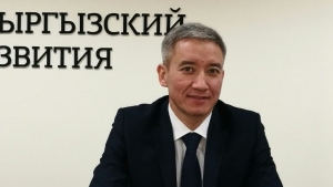 Глава РКФР Эркин Асрандиев пропал на Иссык-Куле во время заплыва через озеро