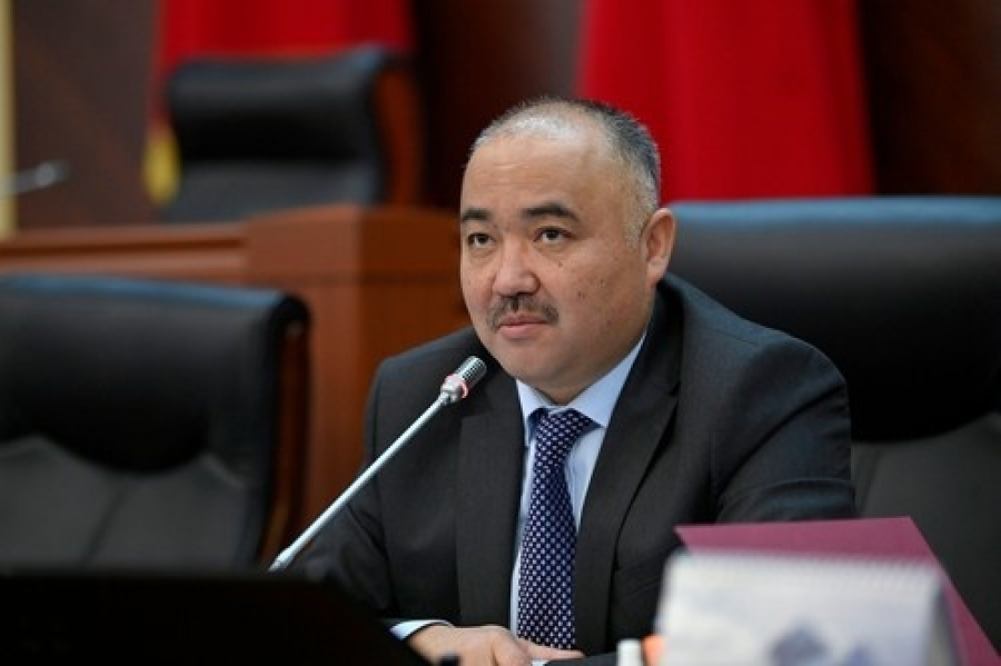 Нурланбек Шакиев потребовал отставки Конституционного суда в полном составе
