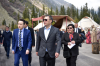 Садыр Жапаров опроверг участие своих детей и братьев в политике