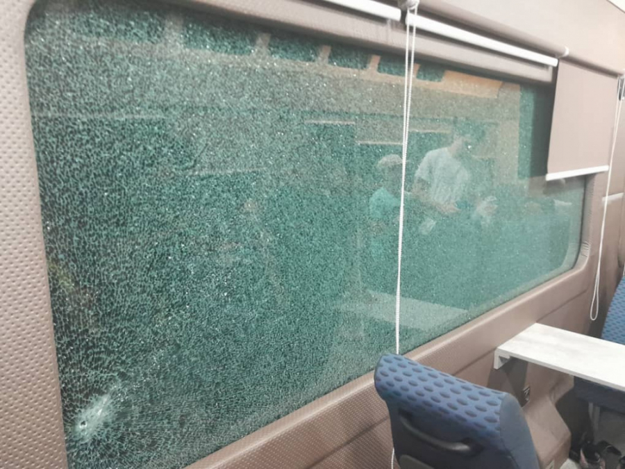 Вандалы закидали камнями поезд Бишкек – Балыкчы