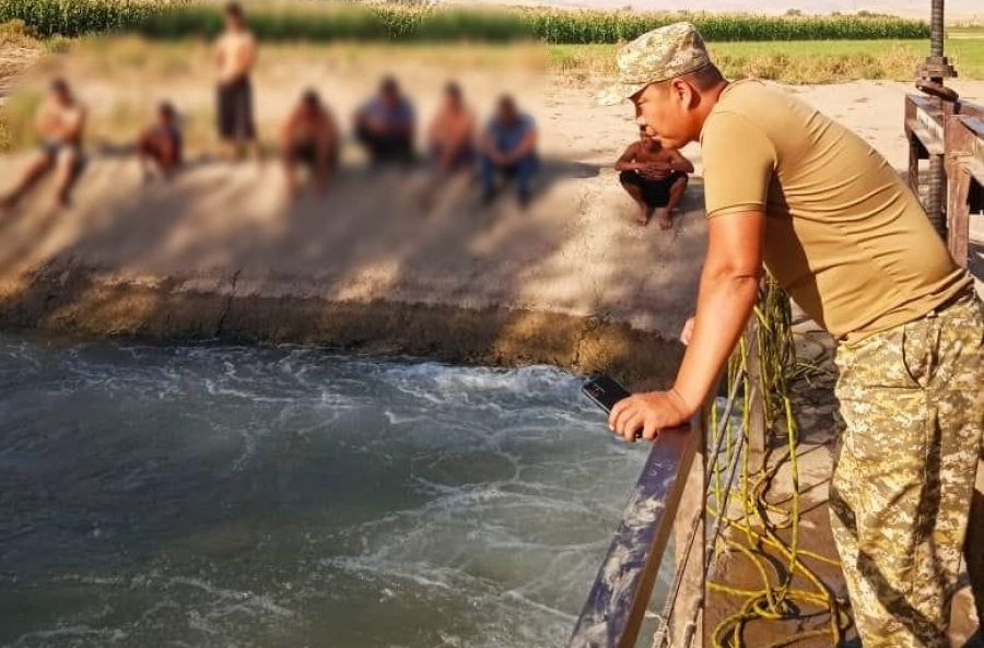 Кишлак утонул. Кемпирабадское водохранилище Киргизия. Кепир Абад. Кемпир Абад ГЭС. Кампир Абад водохранилище.