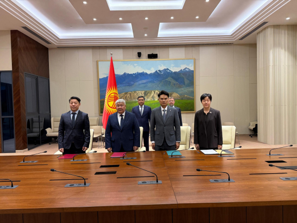 Kirgizistan in mednarodna podjetja podpisali memorandum o razvoju sistemov za shranjevanje energije