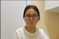 В Бишкеке участница драки из-за места в автобусе принесла извинения