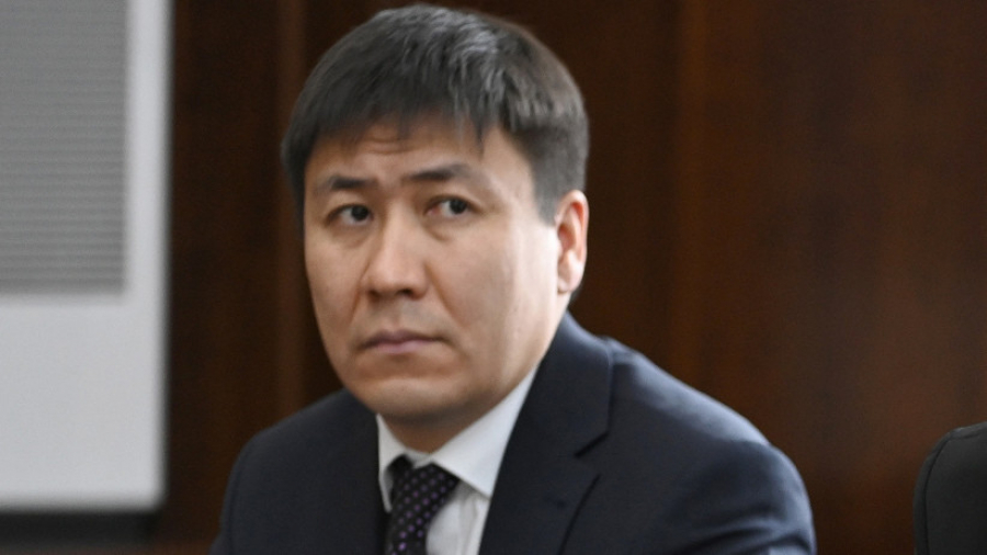 Экс-министра образования Алмазбека Бейшеналиева оштрафовали на 1,5 млн сомов