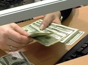 Сегодня в Таджикистане закрыли частные пункты обмена валюты