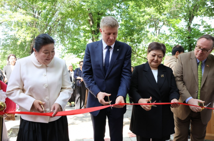 В Бишкеке открылся госцентр помощи женщинам и девочкам, пострадавшим от насилия