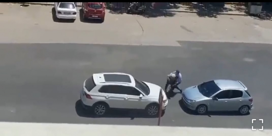 В Турции мужчина прямо на улице расстрелял бывшую жену и тестя (видео)