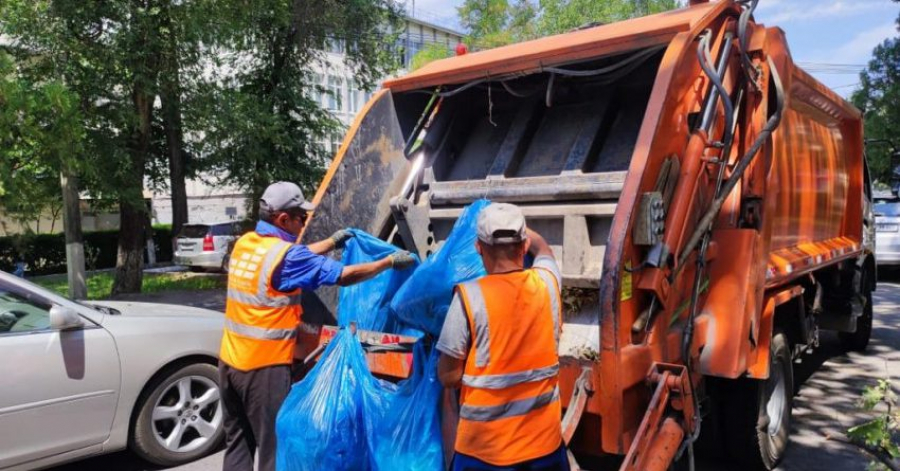 «Тазалык» будет начислять пеню за каждый день просрочки оплаты за вывоз мусора