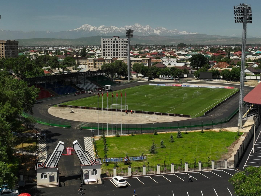 В Джалал-Абаде полностью обновили стадион «Курманбек»