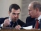 Самая обсуждаемая новость в Москве – почему Медведев и Путин сидели во время парада Победы?