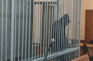 Отрезал бывшей жене нос и уши. Сокулукский суд начал рассматривать дело Азамата Эстебесова