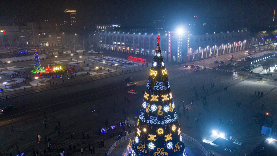 Большинство опрошенных читателей Vesti.kg не хотят праздновать Новый год. Что отражает эта тенденция?