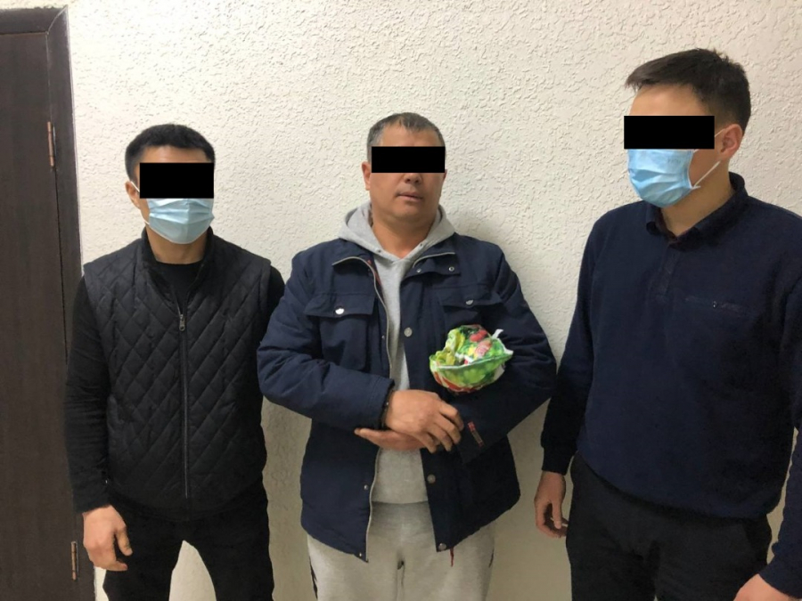 ГКНБ задержал экс-сотрудника МВД, покрывавшего наркоторговцев (фото)