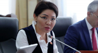 Эльвира Сурабалдиева: Депутаты, которые не хотят слышать правду, решили сбежать с заседания