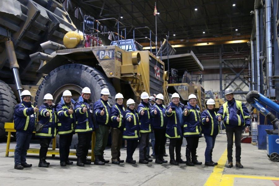 Группа ученых Национальной академии наук и представители вузов посетили рудник «Кумтор» (фото)