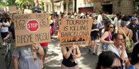 В Европе прошли митинги против массового туризма