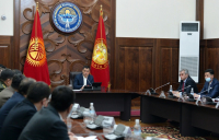 Садыр Жапаров провел совещание с новыми членами правительства