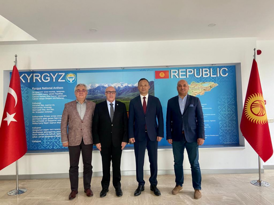 Состоялась встреча посла Кыргызстана в Турции Руслана Казакбаева с делегацией Союза инженеров и архитекторов тюркского мира