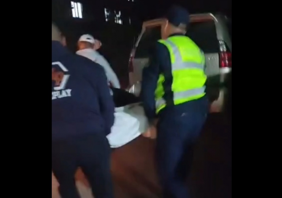 Патрульные сопроводили до больницы женщину в тяжелом состоянии (видео)