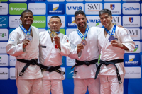 Кыргызстанец стал чемпионом мира среди ветеранов по борьбе