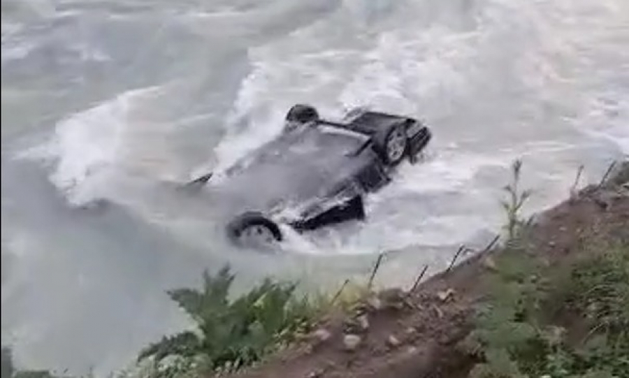 В Кеминском районе авто упало в реку. Тело водителя нашли спустя два дня (видео)