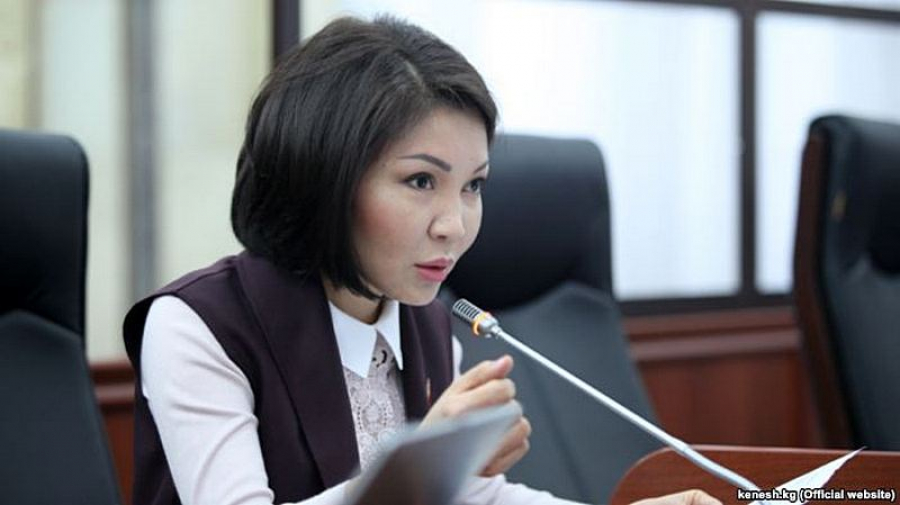 Эльвира Сурабалдиева сказала, что отставка Таланта Мамытова стала для многих депутатов неожиданностью