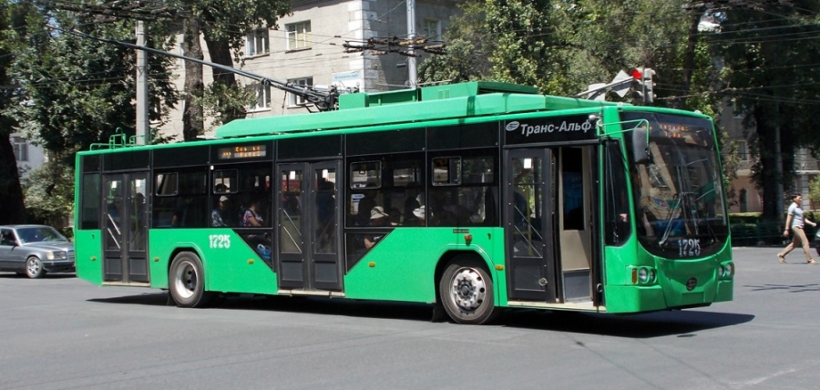 В Бишкеке временно приостановили работу троллейбусов № 5 и 7