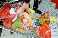 В Кыргызстане ученикам начальных классов раздают неиспользованные продукты