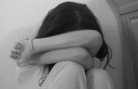 Родственники вовлекли 13-летнюю девочку в проституцию, она совершила суицид, - комментарий УВД