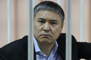 Камчы Кольбаев на видео поздравил свою мать с 70-летием (видео)